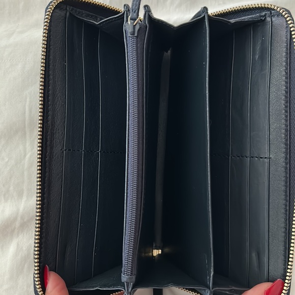 Authentic Gucci Monogram Wallet - Picture 5 of 9